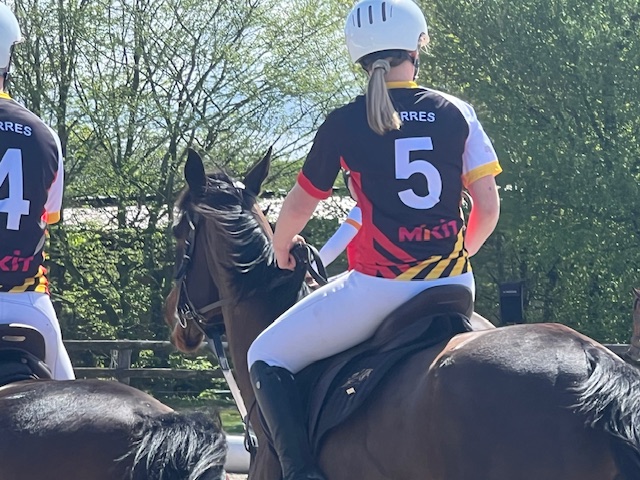 MIKIT et les Championnes de HORSE BALL