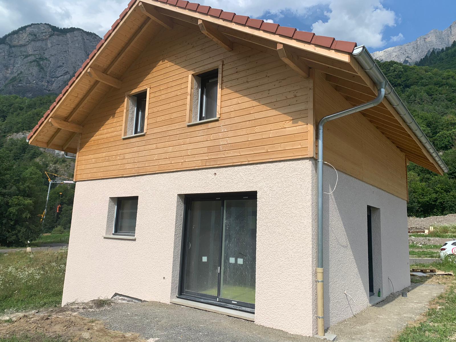 Salesforce-Agency-Posts-001D000000l0i9GIAQ-maison-bois-3-chambres-a-magland-1
