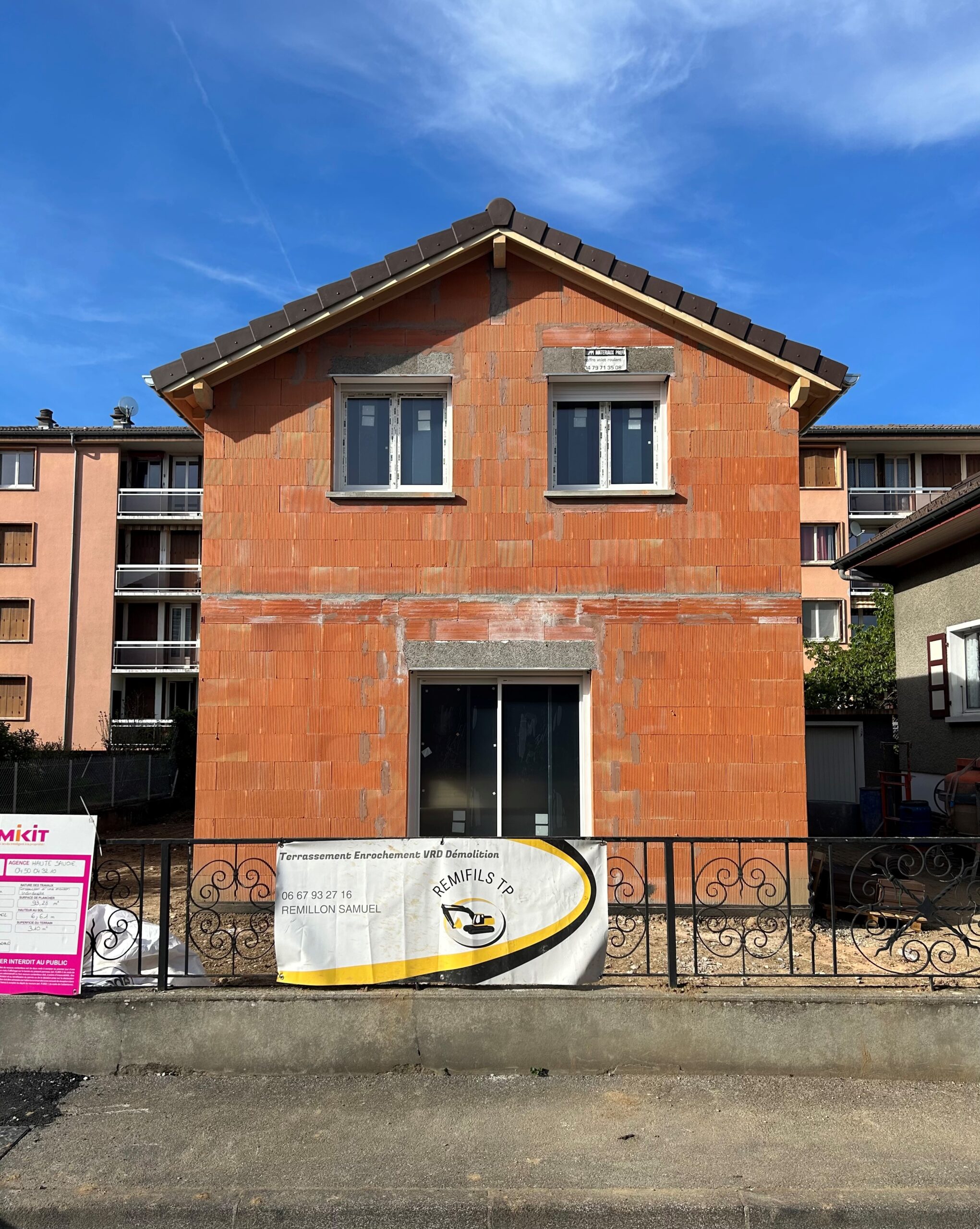 Salesforce-Agency-Posts-001D000000l0i9GIAQ-maison-de-ville-a-annemasse-ja4