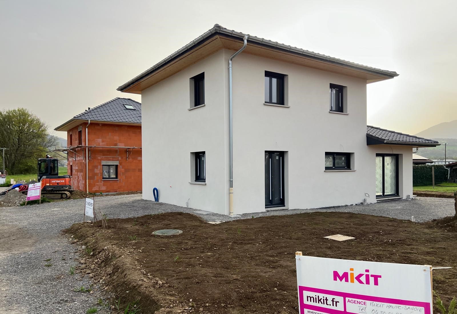 Salesforce-Agency-Posts-001D000000l0i9GIAQ-maisons-3ch-avec-garage-ria1