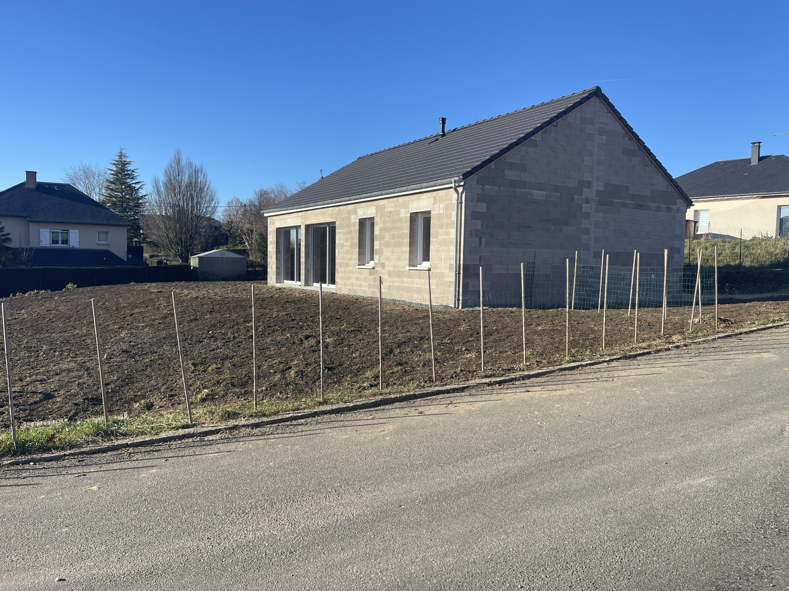 Salesforce-Agency-Posts-0012o00002dogw1AAA-maison-hors-d-eau-hors-d-air-salmiech