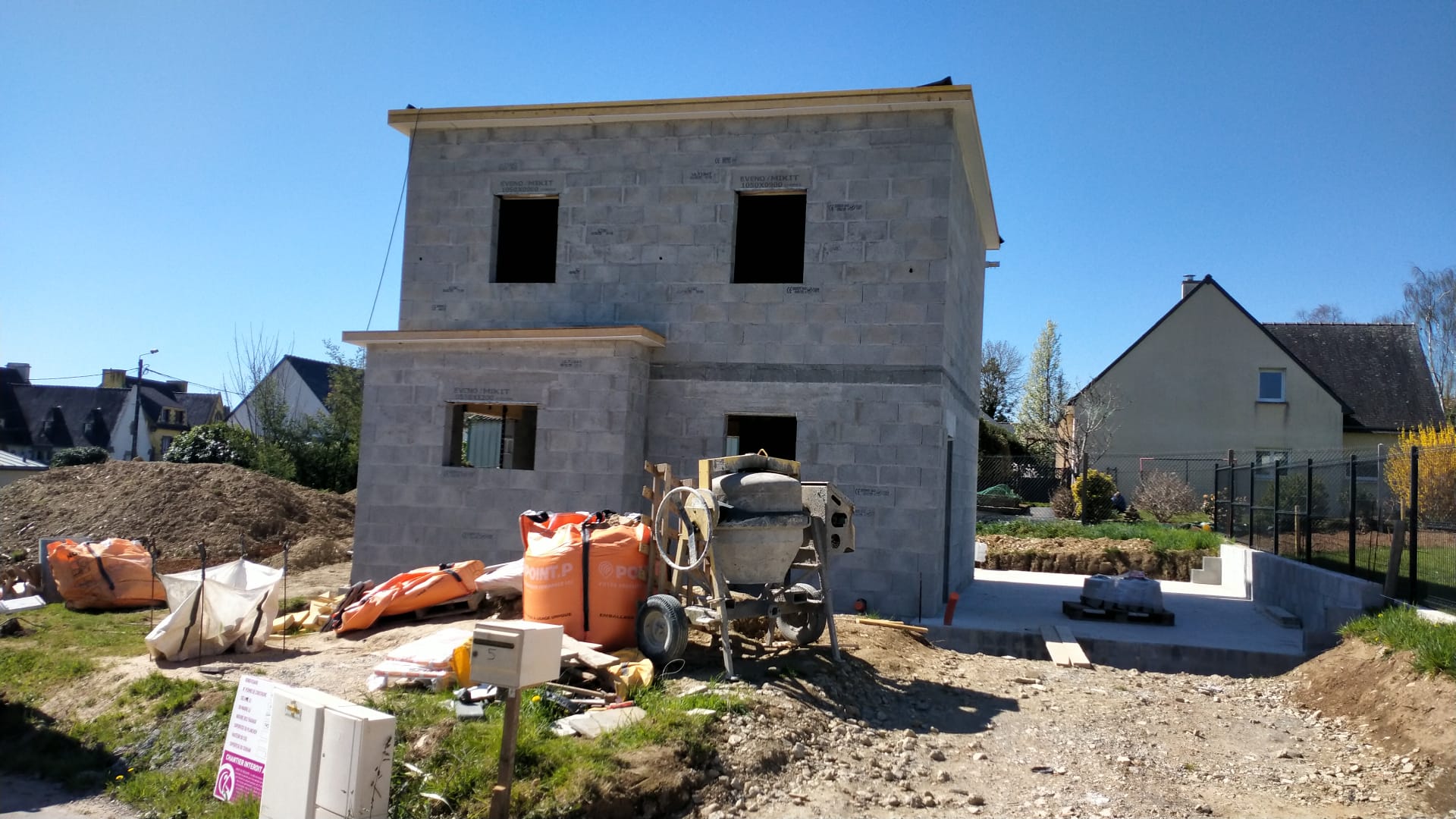 Salesforce-Agency-Posts-0012o00002ROCa3AAH-favennec-chateauneuf-du-faou-1