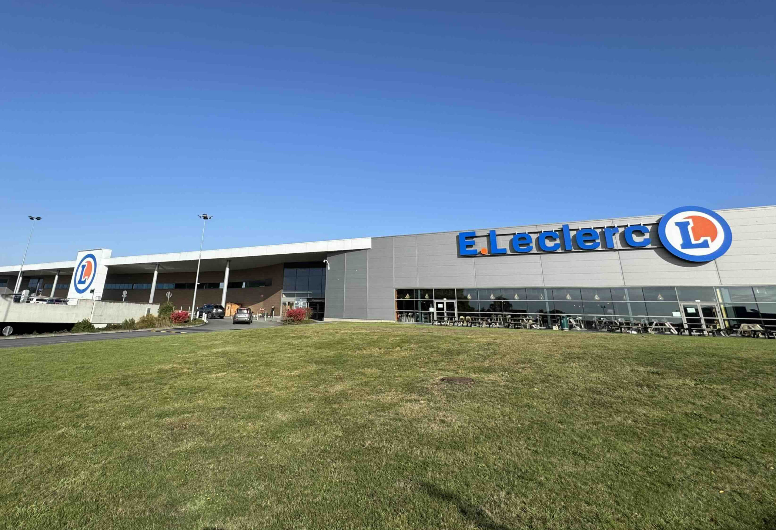 Une journée de convivialité et de proximité avec Mikit Lisieux au Leclerc de Menneval