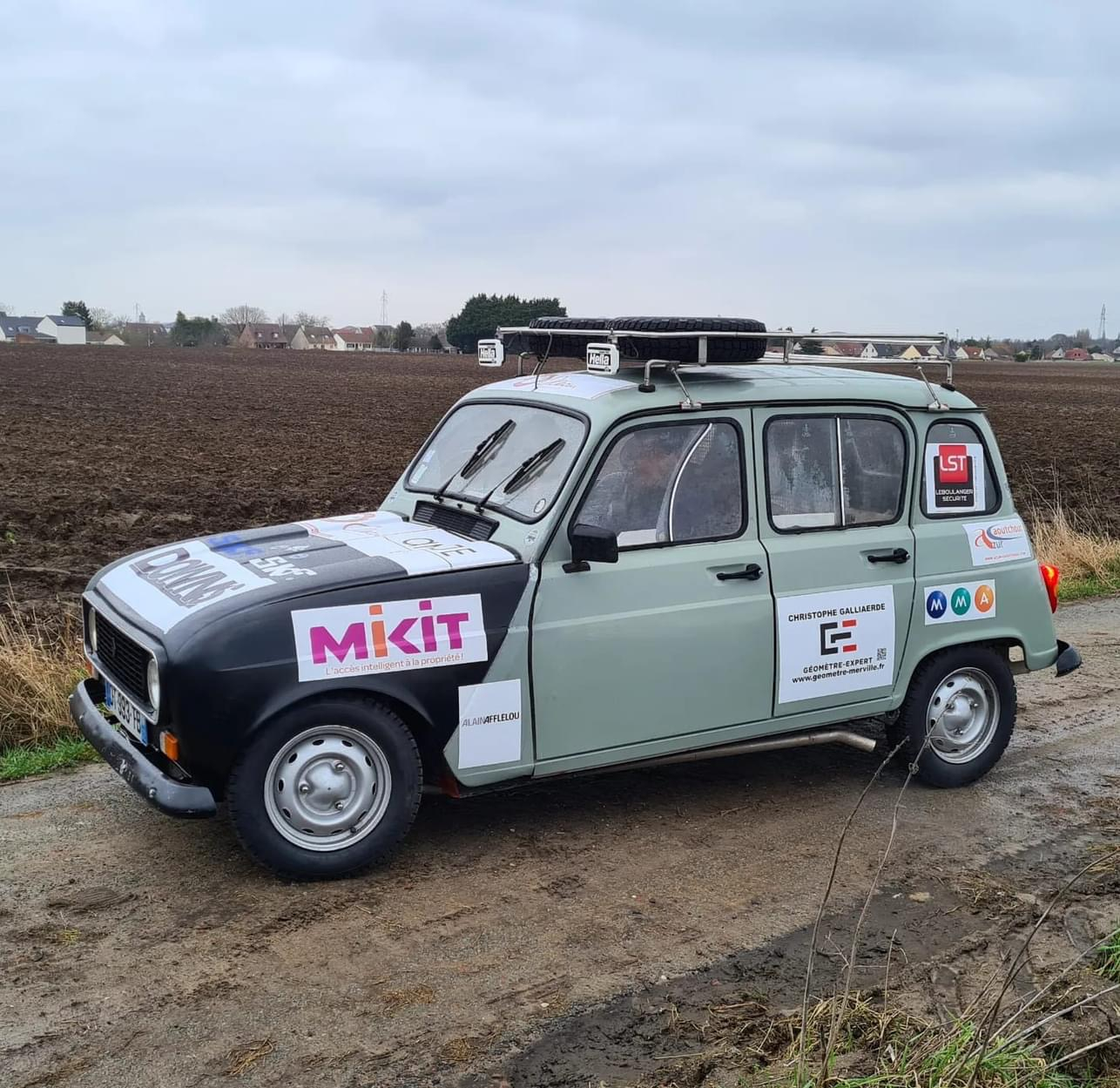 Salesforce-Agency-Posts-001D000000l0iChIAI-photo-4l-mikit