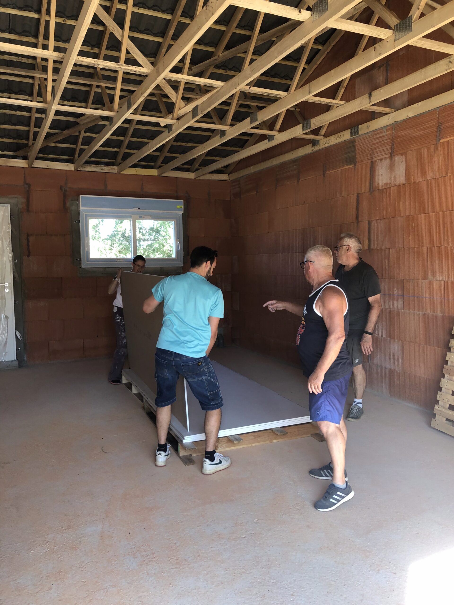 ð Réception de maison à Saint-Junien : Monique et Adrien célèbrent leur nouveau chez-eux avec Mikit Limoges !