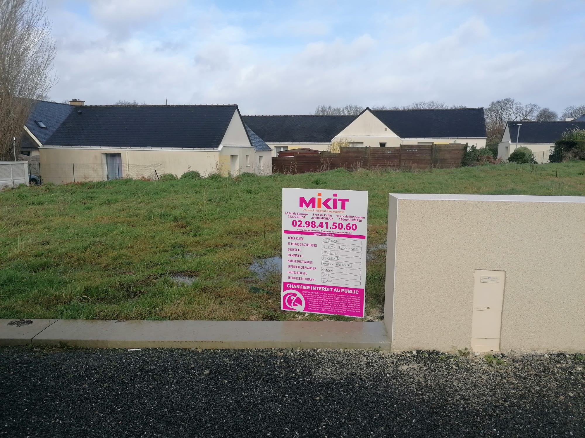 POSE DU PANEAU DE CHANTIER