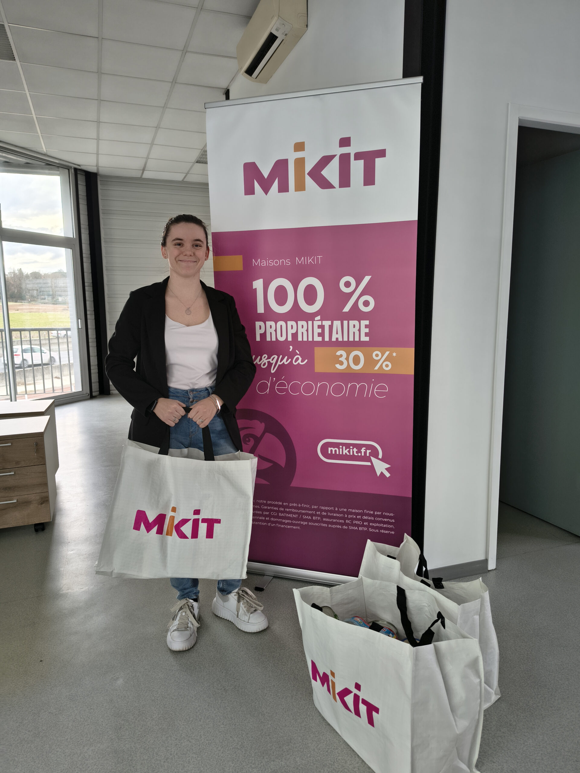 C&eacute;lia remporte le jeu concours Mikit Albi au centre E.Leclerc de Lescure-d&rsquo;Albigeois