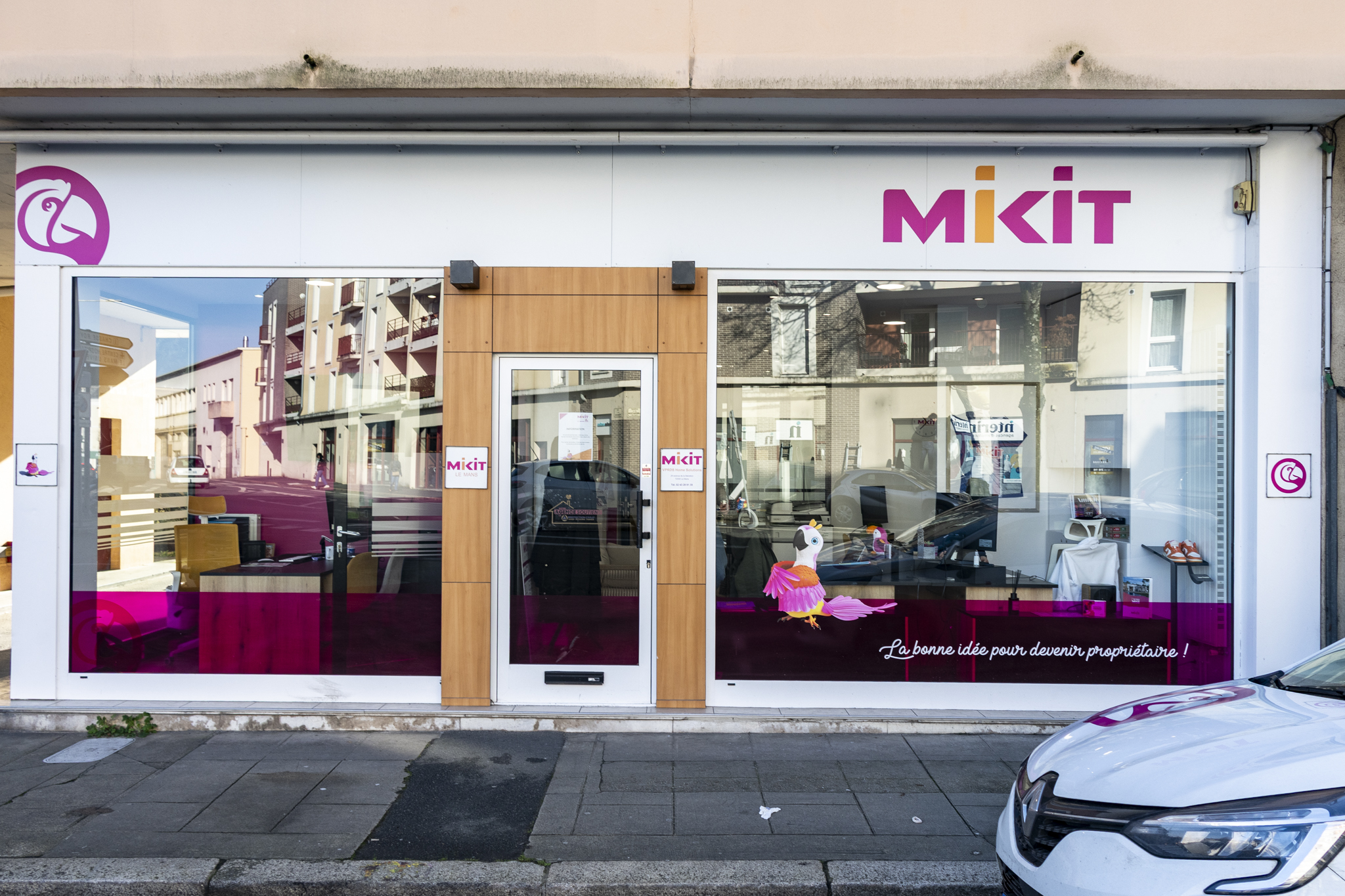 Salesforce-Agency-0017U000002qN9BQAU-mikit-100