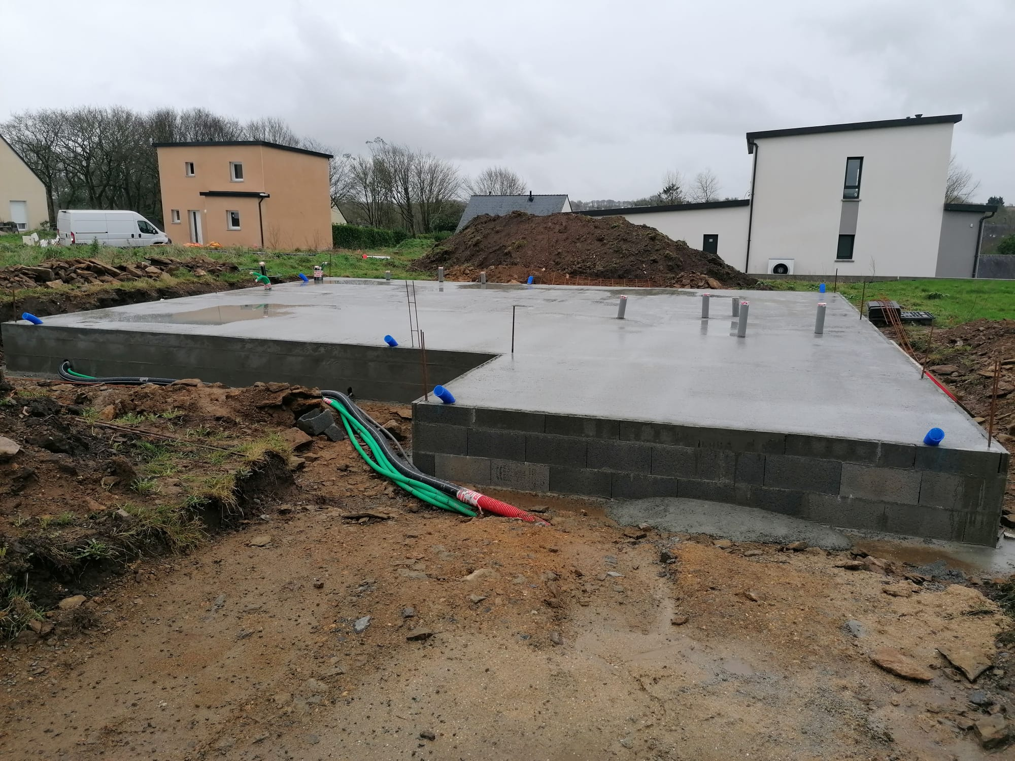 DEBUT DE CHANTIER A PLOUGAR