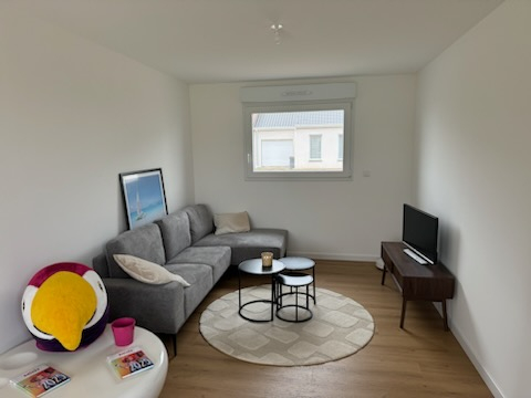 Salesforce-Agency-0012o00002KeEVRAA3-espace-salon-mikit-henin-beaumont