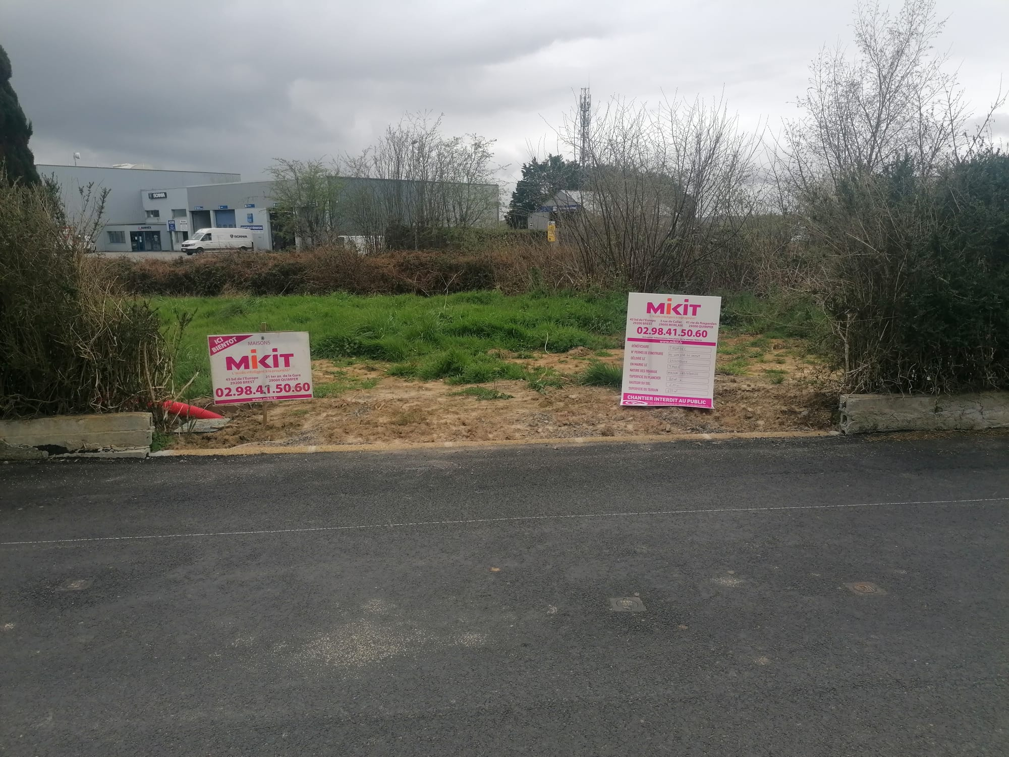 POSE DU PANNEAU DE CHANTIER A TAULE