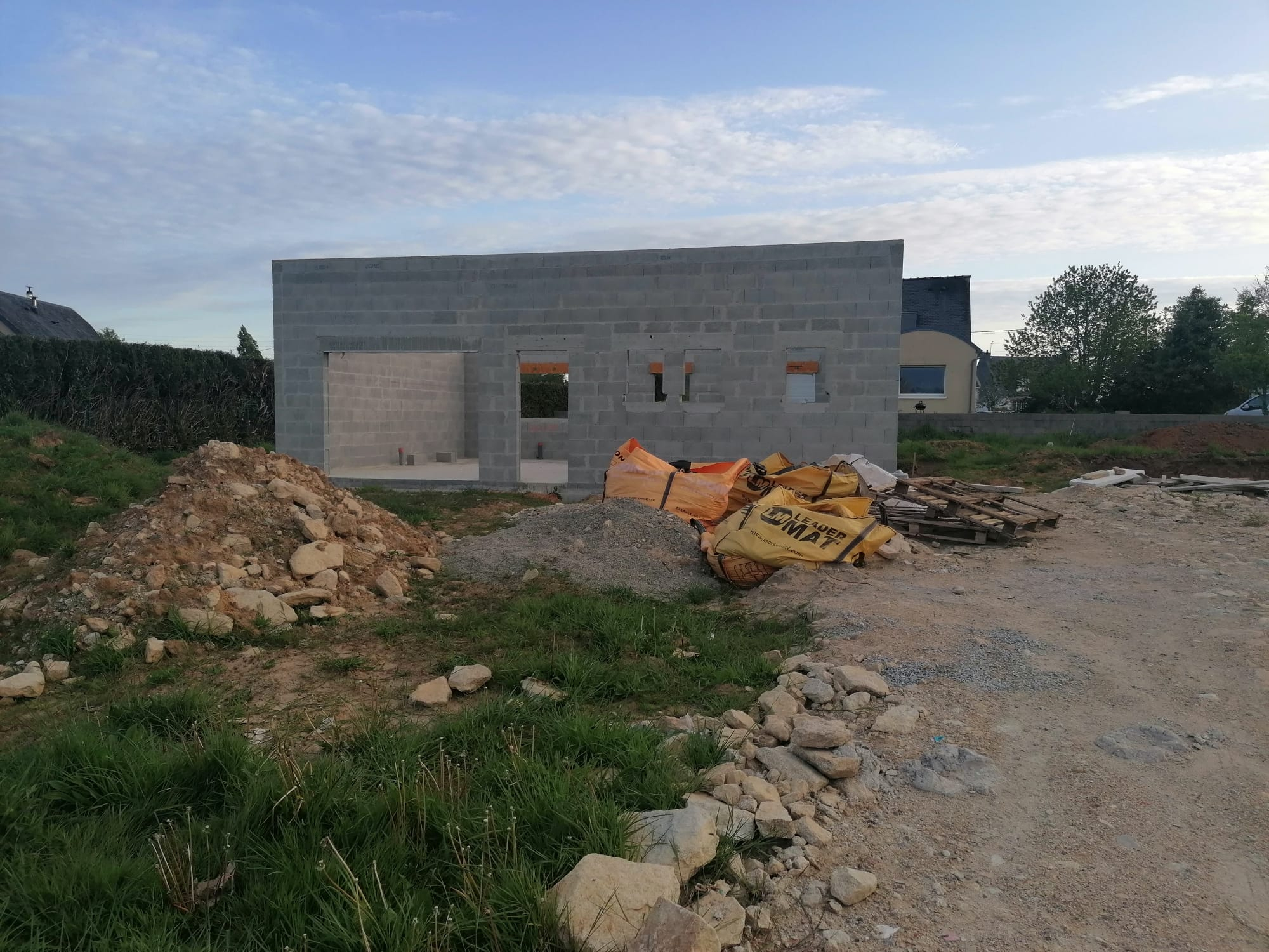 DEBUT DE CHANTIER A QUIMPERLE
