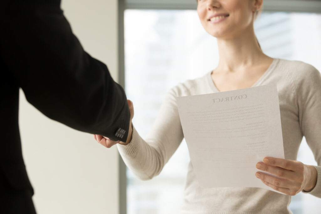 Création d'entreprise : choisir entre franchise et partenariat