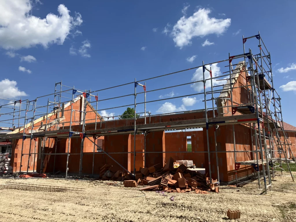 temps construction maison murs eleves