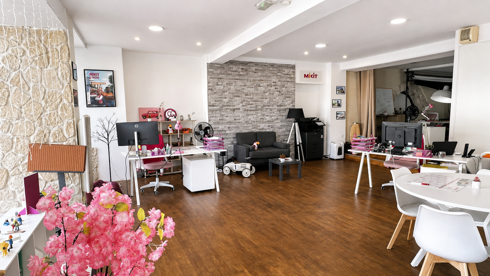 Salesforce-Agency-001Tn00000FtG0KIAV-agence-b