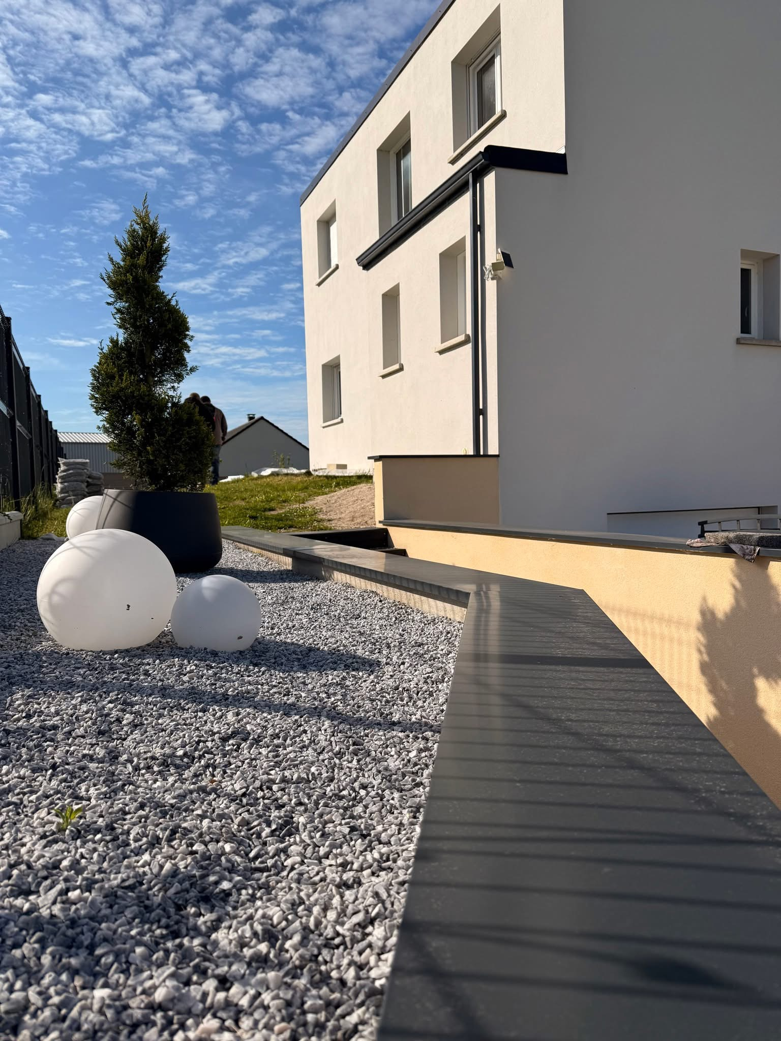 Faire construire à Reims : quel modèle de maison choisir, traditionnel ou contemporain ?